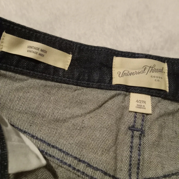 Universal Thread Like New Dark Denim Vintage Midi Cuffed Hem Mom Shorts size 4 - Picture 4 of 6